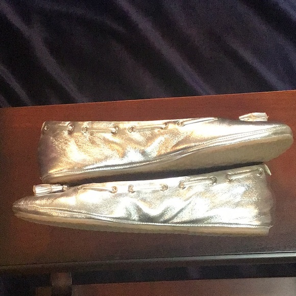 Cole Haan 💎 silver metallic tassel flats - Picture 10 of 10